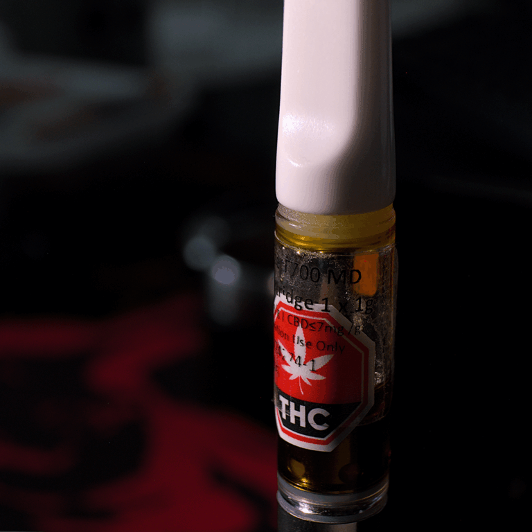 Sundaze Mango Dream Rosin Cart with THC label